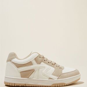 Cotton On Women’s Beige and White Sneakers